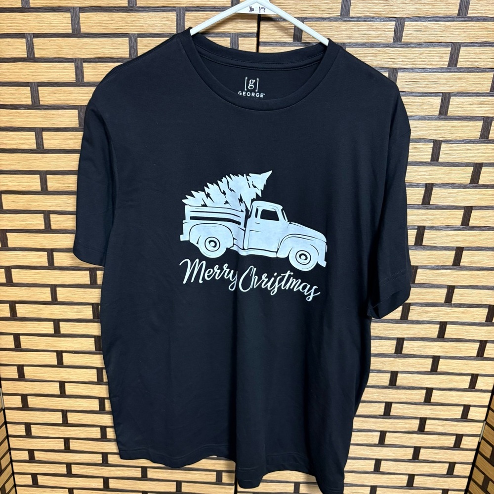 George Black Merry‎ Christmas Tee Size Large